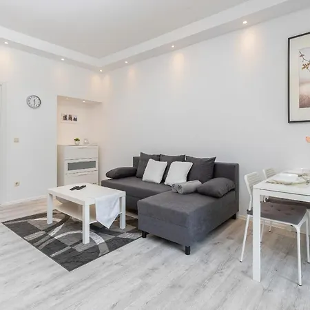 Riviera Swietojanska By Renters Apartment Gdynia
